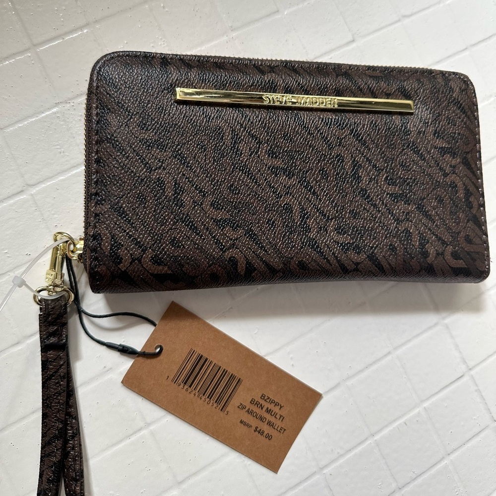 Steve Madden zip around Wallet wristlet - Brand new with tags